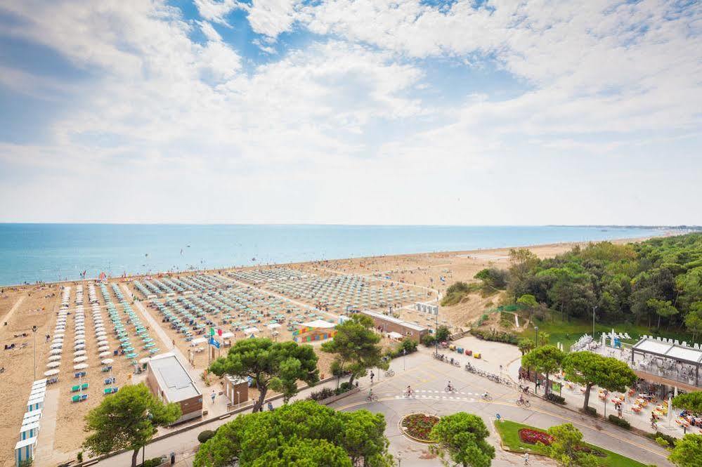 Hotel Gloria Lignano Sabbiadoro Exterior foto